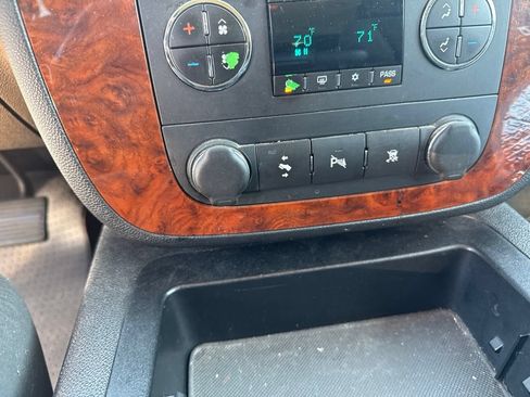 Used 2007 Chevrolet Tahoe LT w/ 1LT Special Edition AWD/4WD image 12