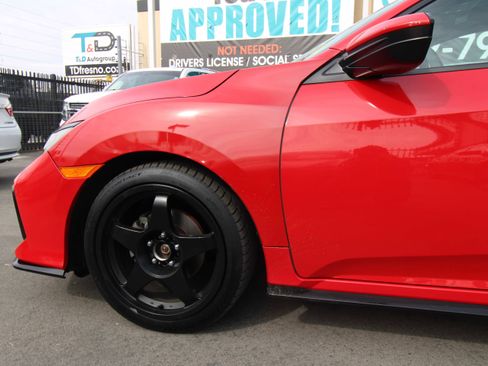 Used 2019 Honda Civic Sport image 9