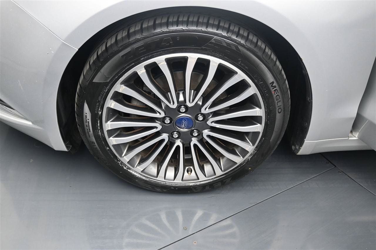 Used 2018 Ford Fusion Titanium AWD/4WD image 15