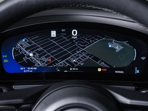 Certified 2025 Porsche Macan 4S Electric AWD/4WD image 21