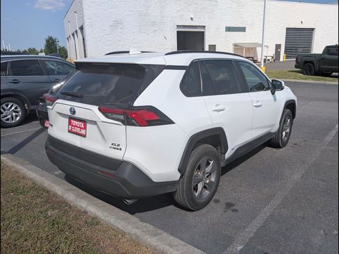 Used 2024 Toyota RAV4 XLE AWD/4WD image 5
