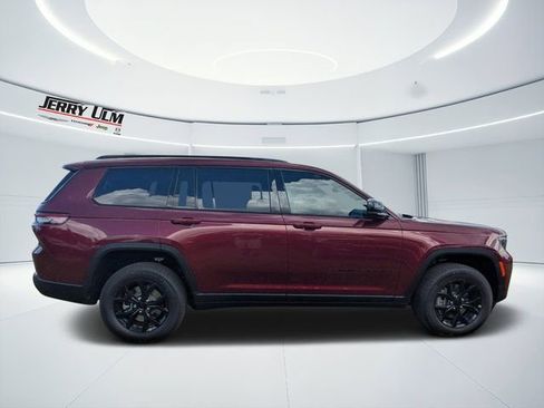New 2025 Jeep Grand Cherokee L Laredo AWD/4WD image 2