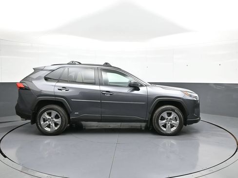 Used 2024 Toyota RAV4 LE AWD/4WD image 5