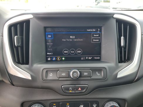 Used 2023 GMC Terrain SLE image 24