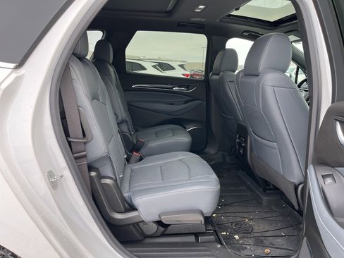 Used 2022 Buick Enclave Essence w/ Experience Buick Package image 6