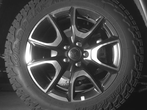 Used 2025 Jeep Compass Trailhawk AWD/4WD image 18