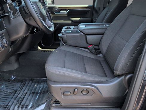 Used 2023 Chevrolet Silverado 1500 LT AWD/4WD image 3