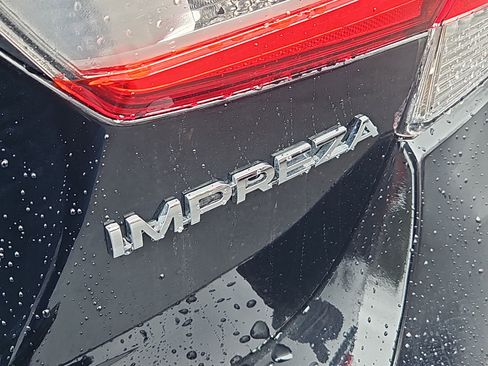 Used 2018 Subaru Impreza 2.0i image 5
