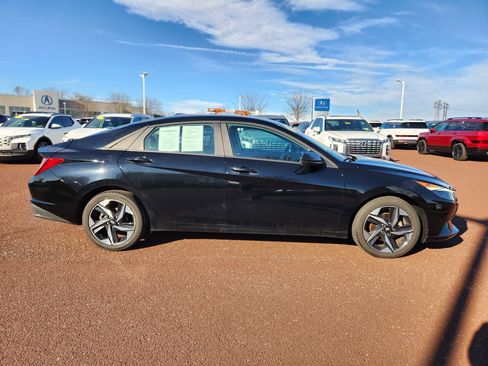 Certified 2023 Hyundai Elantra SEL w/ Convenience Package image 7