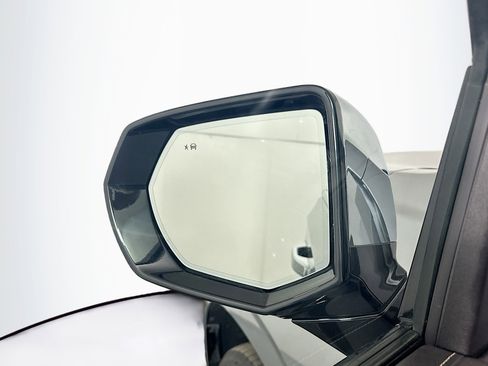 Used 2025 Chevrolet Tahoe Premier image 16