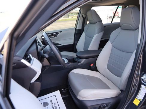 Used 2024 Toyota RAV4 XLE Premium FWD image 10