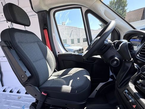 Used 2025 RAM ProMaster 2500 w/ Convenience Group image 21