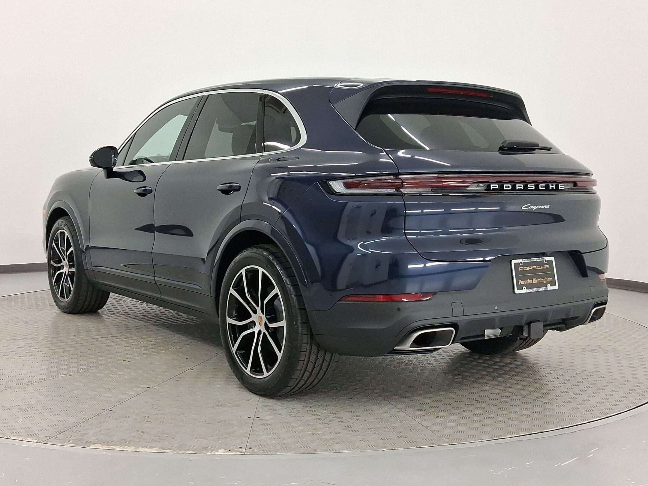 Used 2026 Porsche Cayenne AWD/4WD image 3