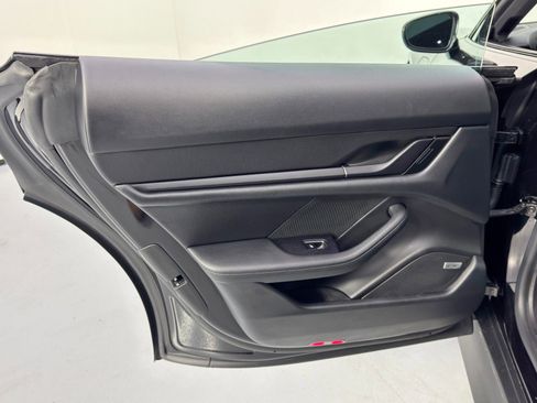 Used 2022 Porsche Taycan image 45