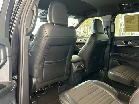 Used 2026 Ford Explorer ST-Line w/ ST-Line Street Pack RWD image 36