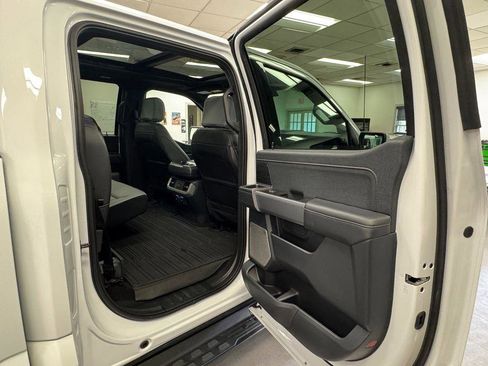 Used 2024 Ford F150 Lightning Lariat image 20