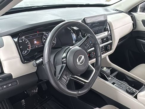 Used 2025 Nissan Pathfinder SL image 37