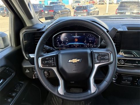Used 2024 Chevrolet Silverado 2500 LT image 18