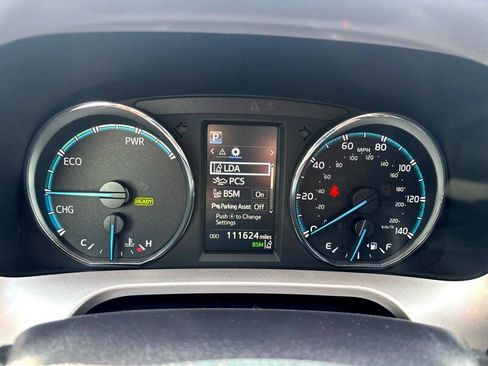 Used 2017 Toyota RAV4 Limited image 18