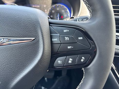 Used 2023 Chrysler Pacifica Touring-L w/ S Appearance Package AWD/4WD image 20