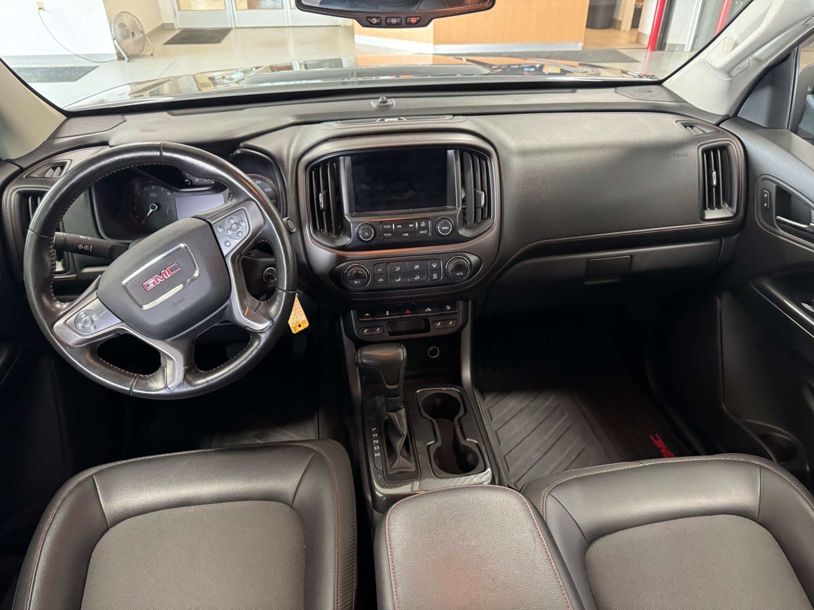 Used 2015 GMC Canyon SLE w/ All-Terrain Package AWD/4WD image 13