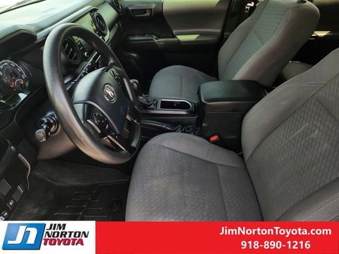 Used 2020 Toyota Tacoma SR w/ SR Convenience Package RWD image 14