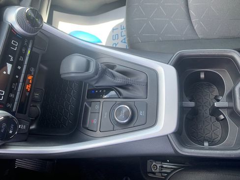 Used 2025 Toyota RAV4 XLE AWD/4WD image 24