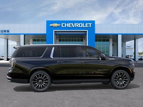 New 2026 Chevrolet Suburban High Country AWD/4WD image 5