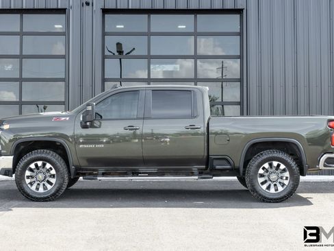 Used 2022 Chevrolet Silverado 2500 LT w/ Convenience Package image 4
