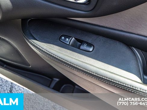 Used 2023 Nissan Murano SV image 28