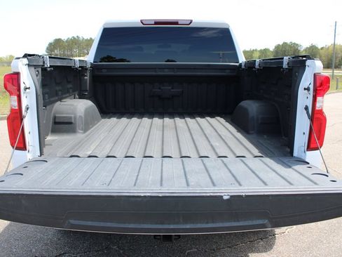 Used 2022 Chevrolet Silverado 1500 LT Trail Boss w/ Bed Protection Package AWD/4WD image 18