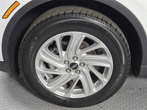 Certified 2024 Lincoln Corsair Premiere w/ Rear Removable Package Tray image 9