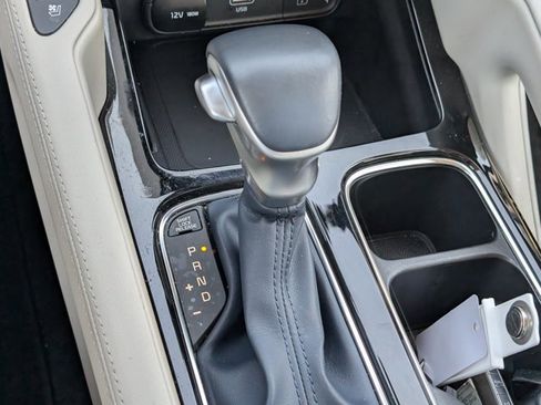 Used 2024 Kia Telluride EX w/ EX Captain's Chair Package image 30