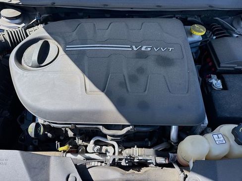 Used 2019 Jeep Cherokee Limited image 22