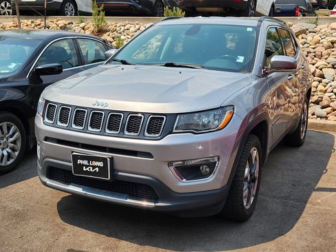 Used 2020 Jeep Compass Limited AWD/4WD image 3
