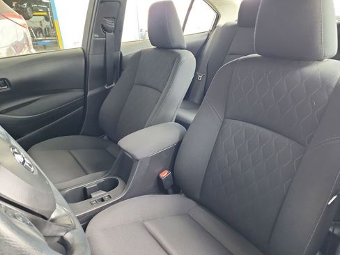 Used 2025 Toyota Corolla LE FWD image 16