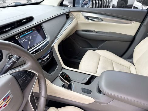 Used 2018 Cadillac XT5 Luxury w/ Driver Awareness Package image 26