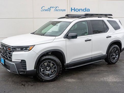 New 2026 Honda Pilot TrailSport image 2