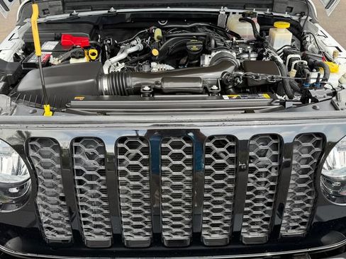 Used 2023 Jeep Gladiator Sport AWD/4WD image 26