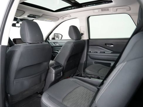 Used 2022 Nissan Pathfinder SV w/ SV Premium Package AWD/4WD image 35