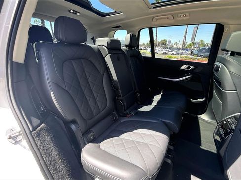 Used 2025 BMW X7 xDrive40i AWD/4WD image 27
