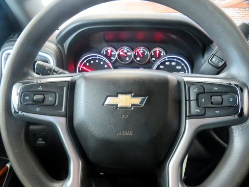 Used 2019 Chevrolet Silverado 1500 LT w/ Z71 Off-Road Package image 34