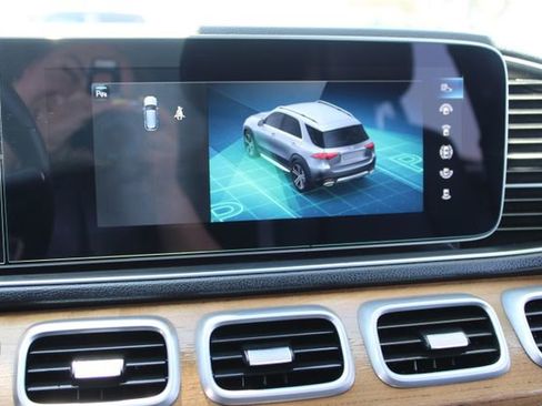Used 2023 Mercedes-Benz GLE 450 4MATIC w/ AMG Line Exterior image 29