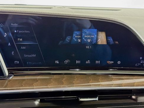 Certified 2024 Cadillac Escalade ESV Premium Luxury Platinum AWD/4WD image 16