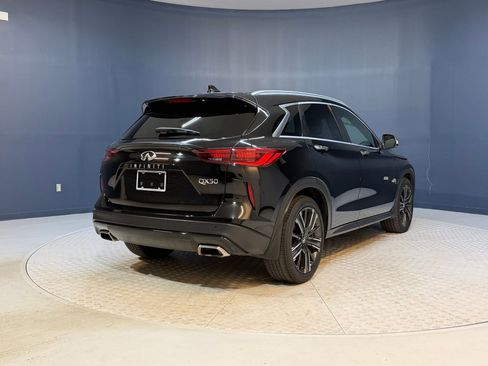 Used 2022 INFINITI QX50 Luxe w/ Appearance Package FWD image 9