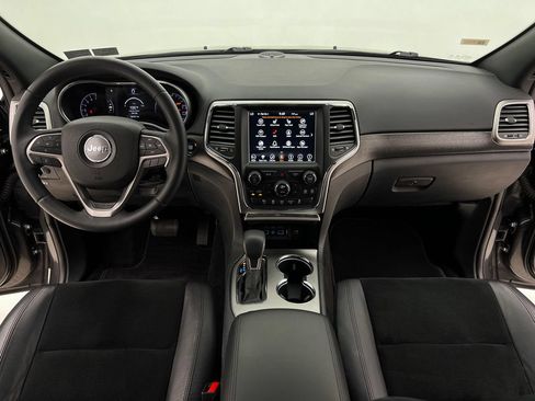 Used 2018 Jeep Grand Cherokee Laredo AWD/4WD image 21