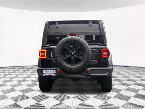 Used 2023 Jeep Wrangler Unlimited Sahara AWD/4WD image 44