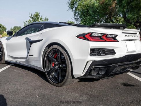Used 2025 Chevrolet Corvette E-Ray AWD/4WD image 21