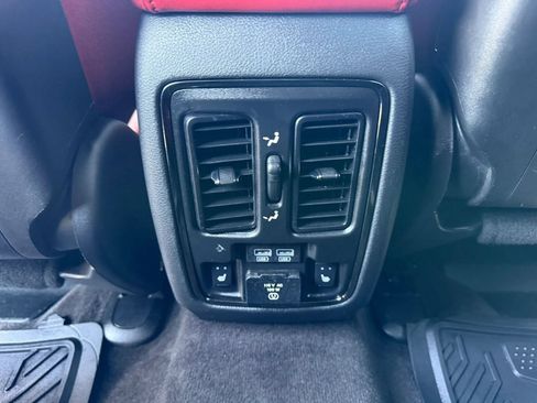 Used 2018 Dodge Durango R/T w/ Technology Group AWD/4WD image 41
