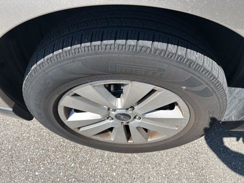 Used 2019 Subaru Outback 2.5i Premium image 20